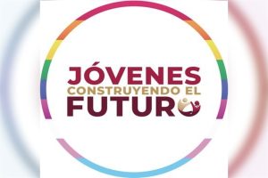 logotipo con aro de colores jovenes construyendo el futuro